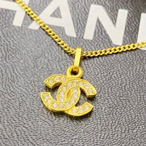 CHANEL CC Logo Rhinestone Necklace 16" Gold Tone Auth #10586 - Picture 1 of 4
